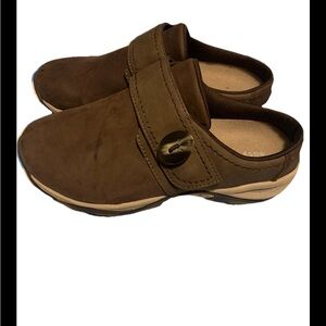 Easy Spirit  Women's 6M Mules Brown  Seequip Suede Slip On Shoes Button Detail